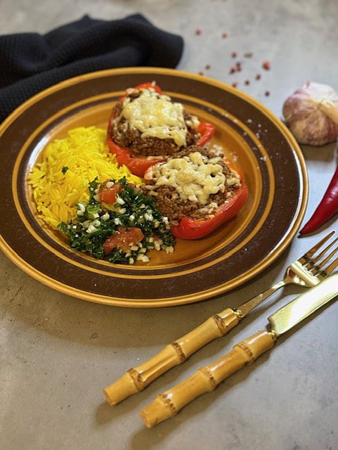 Fyllda paprikor med kycklingfärs eller vegofärs.